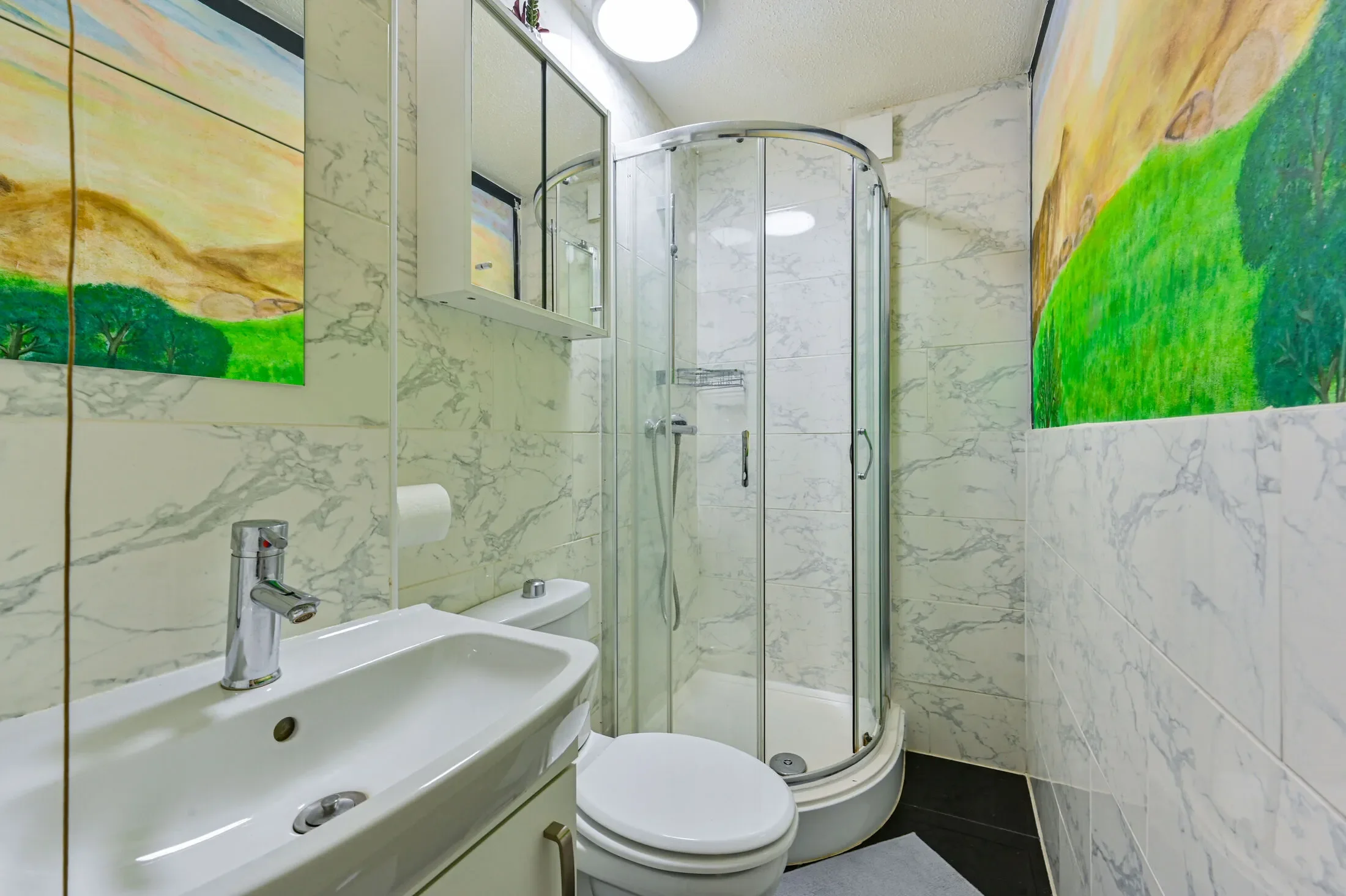 Flat Warwick Road in Greater London