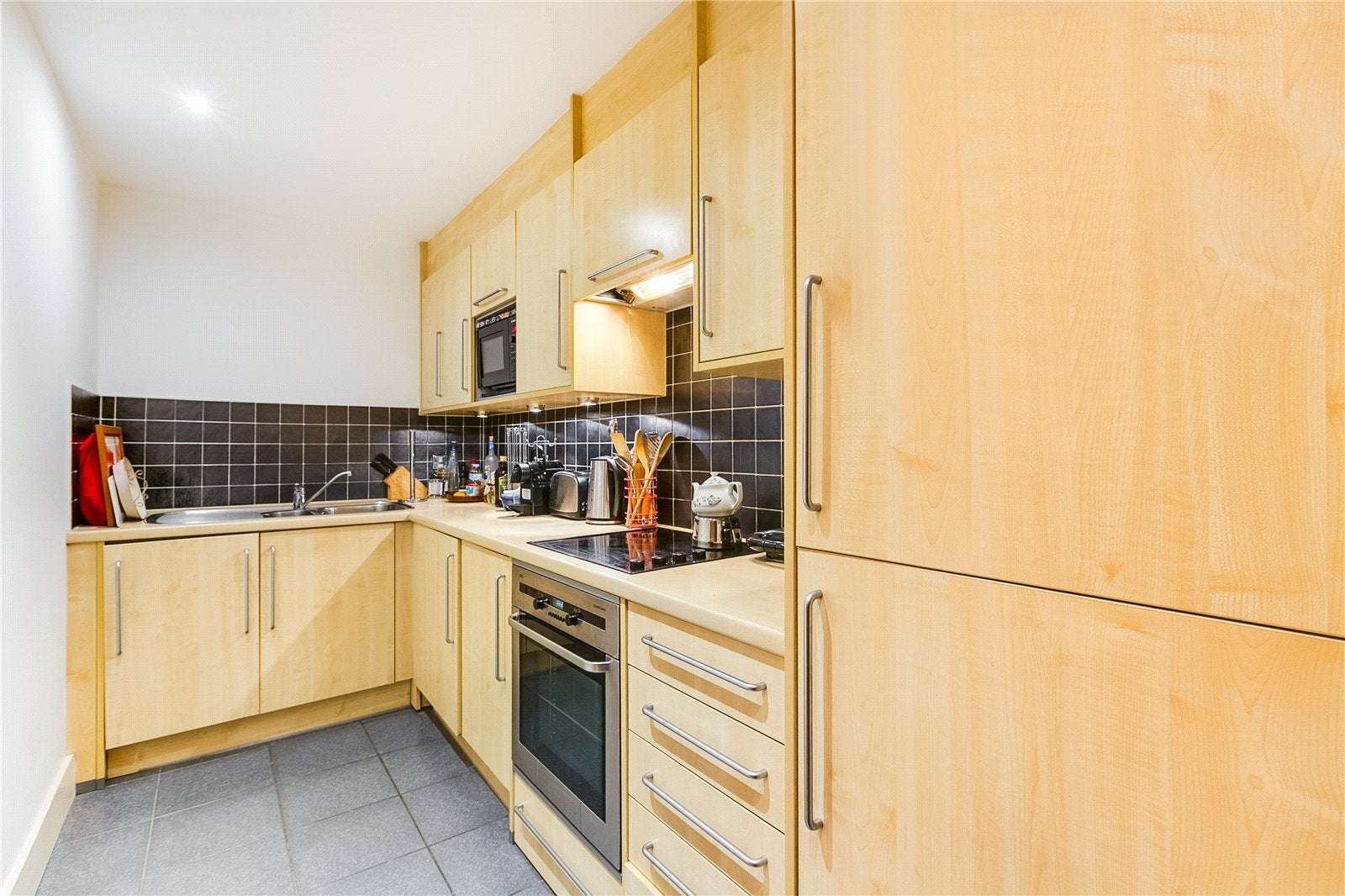 Flat Owen Street in Greater London