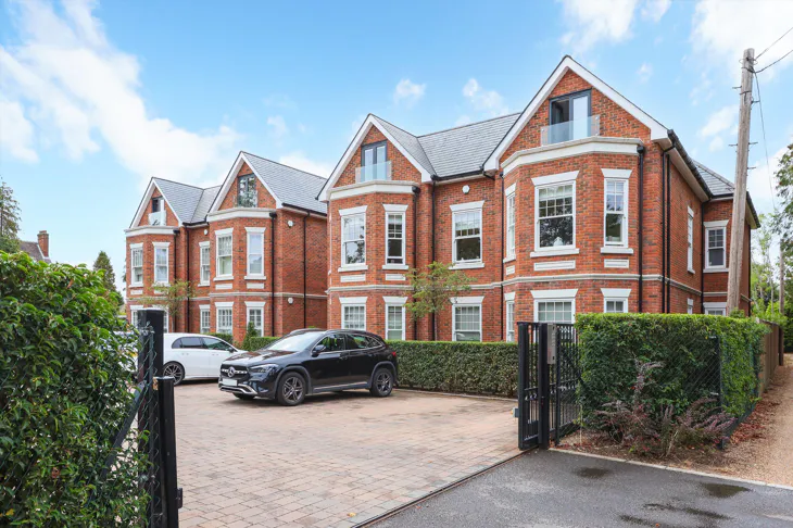 Flat Stoke Road in Elmbridge