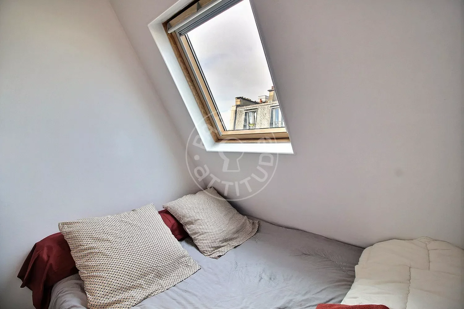 Flat Rue Marguerite de Rochechouart in Paris