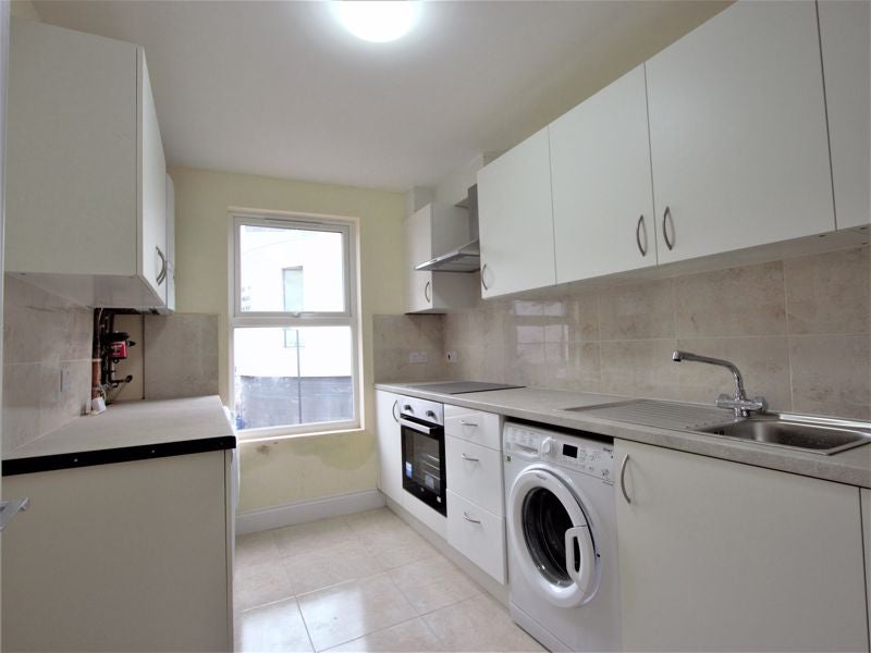 Room High Road in Greater London