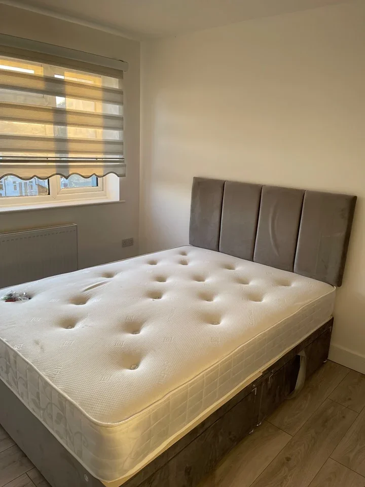 Room High Street in Cheshunt