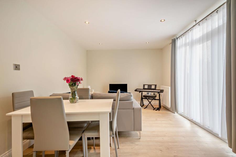 House Lyndhurst Gardens in Greater London