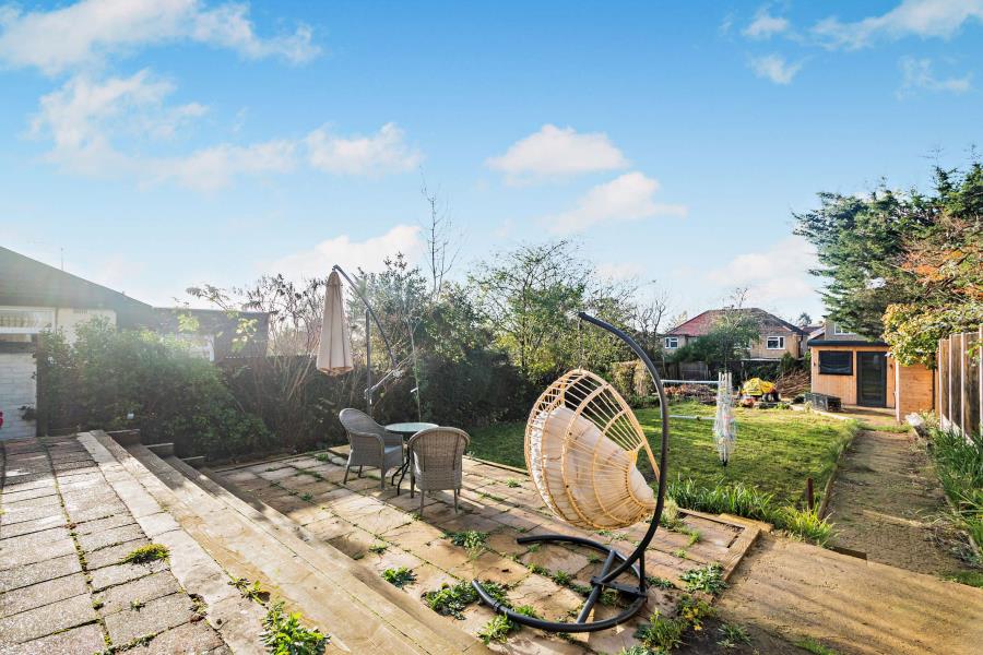 House Lyndhurst Gardens in Greater London