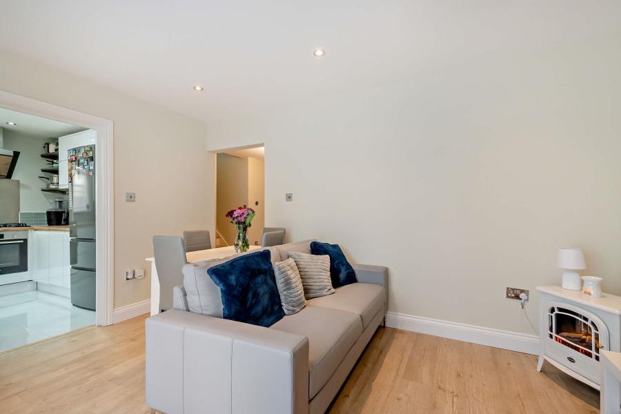 House Lyndhurst Gardens in Greater London