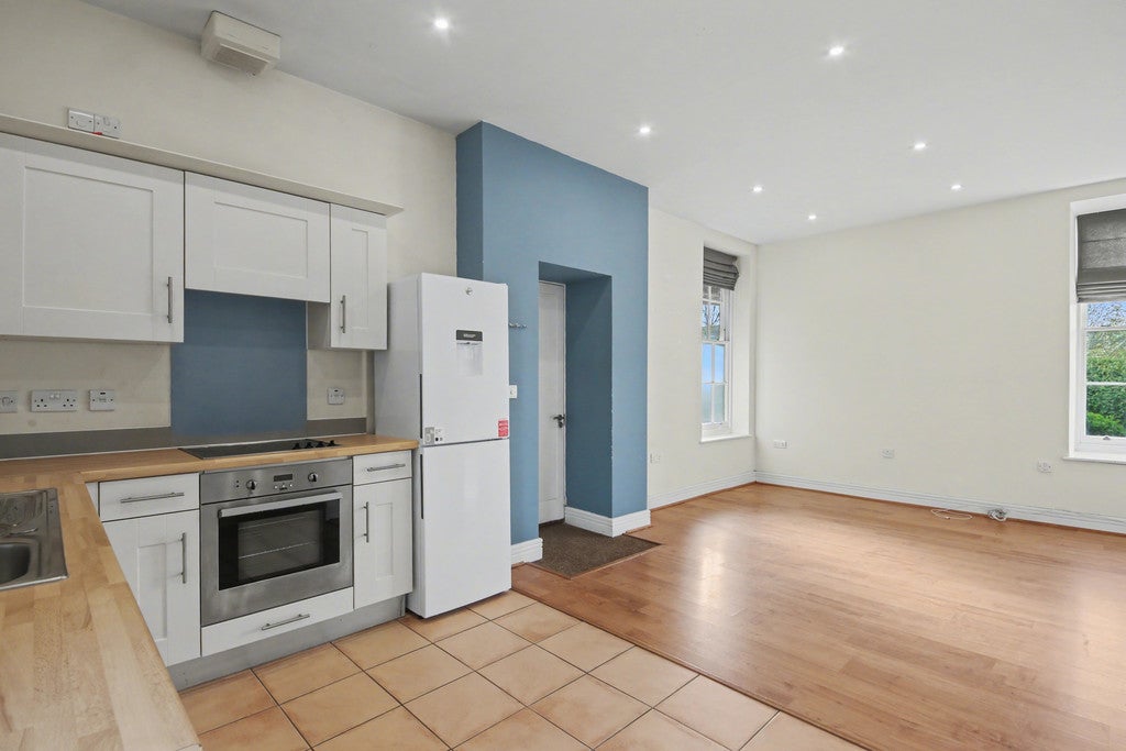 Flat Consort Mews in Winchester