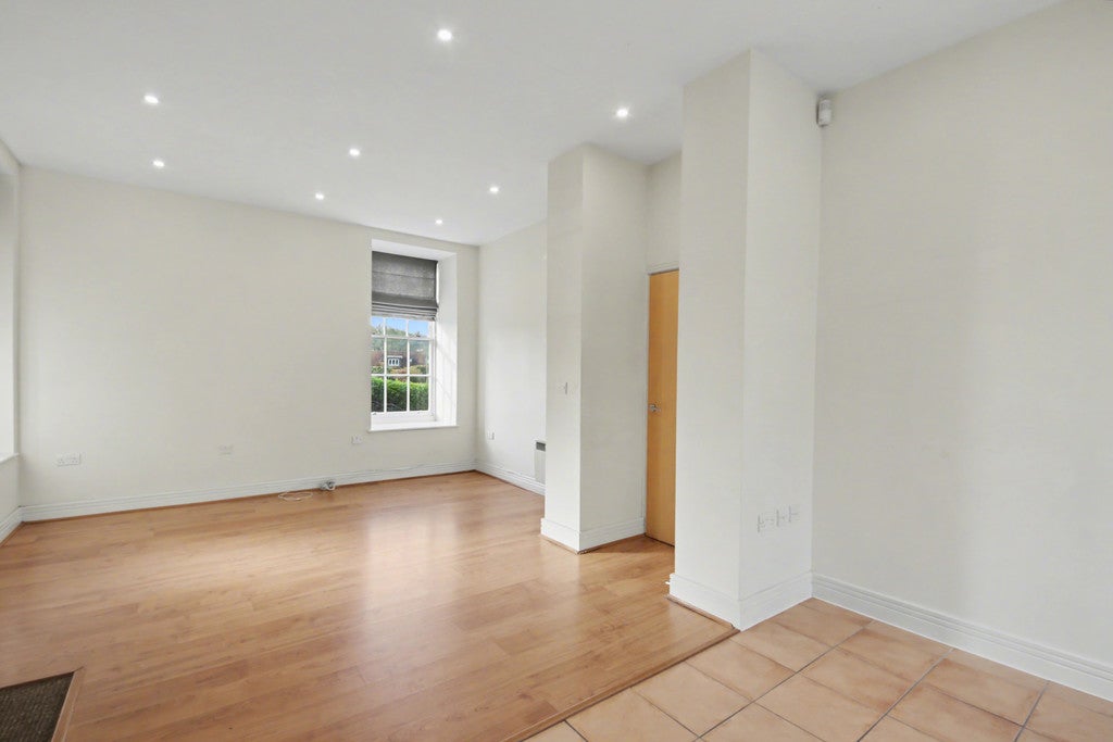 Flat Consort Mews in Winchester