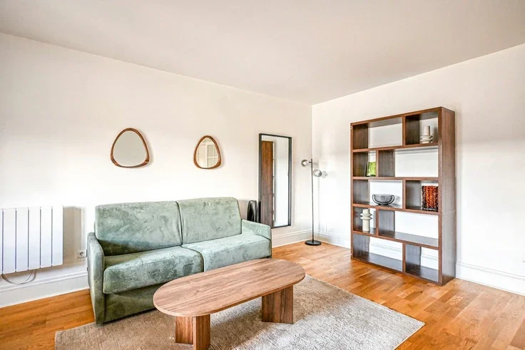 Flat Place des Manèges in Versailles