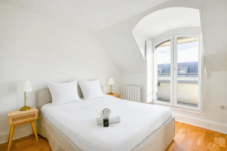 Flat Place des Manèges in Versailles