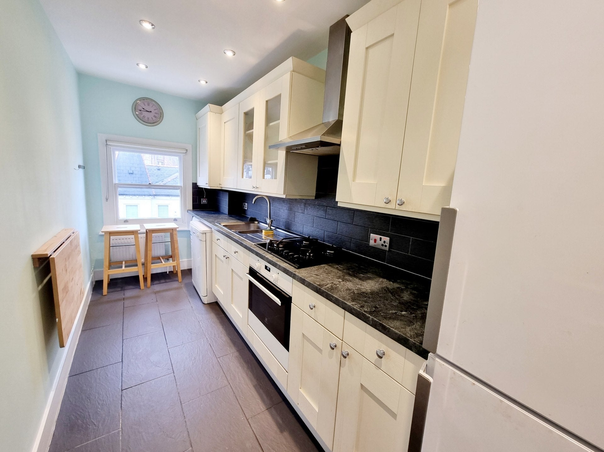 Flat Langdon Park Road in Greater London