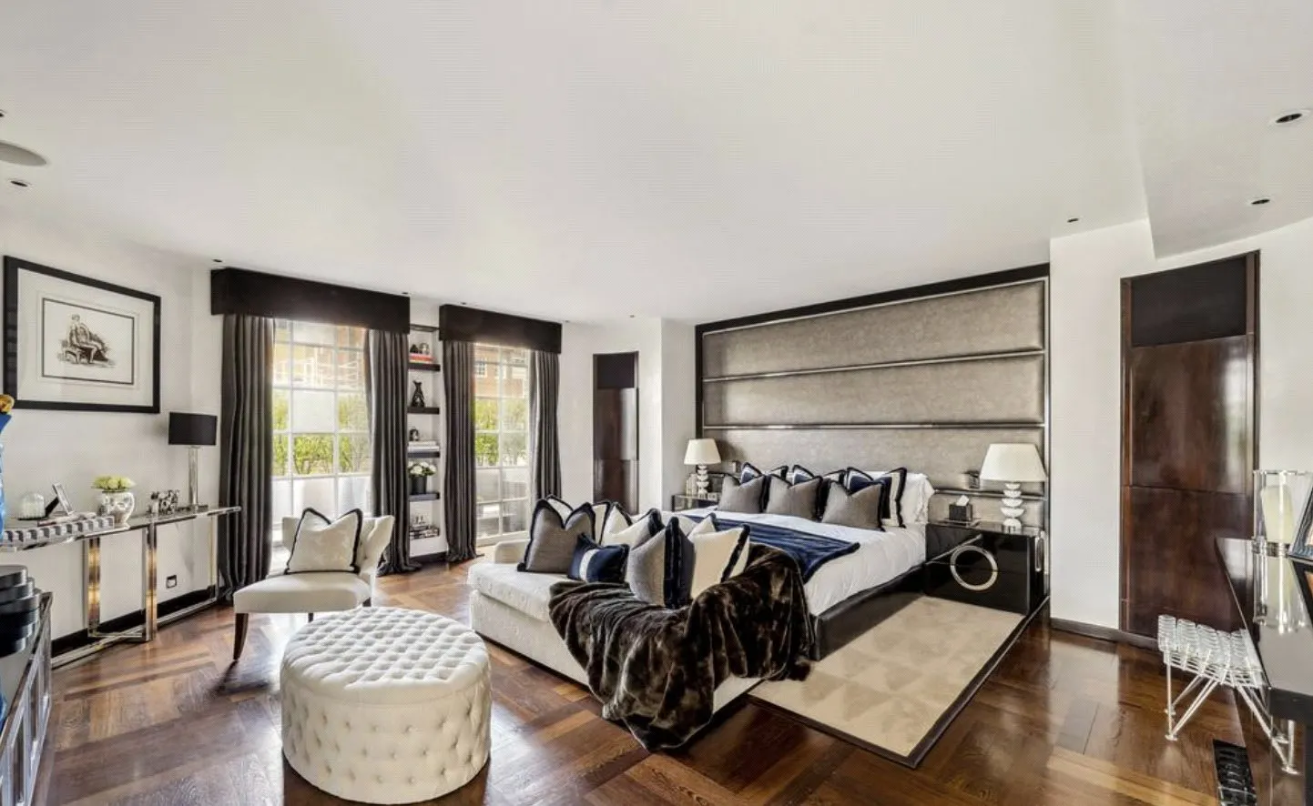 Flat Upper Grosvenor Street in City of Westminster