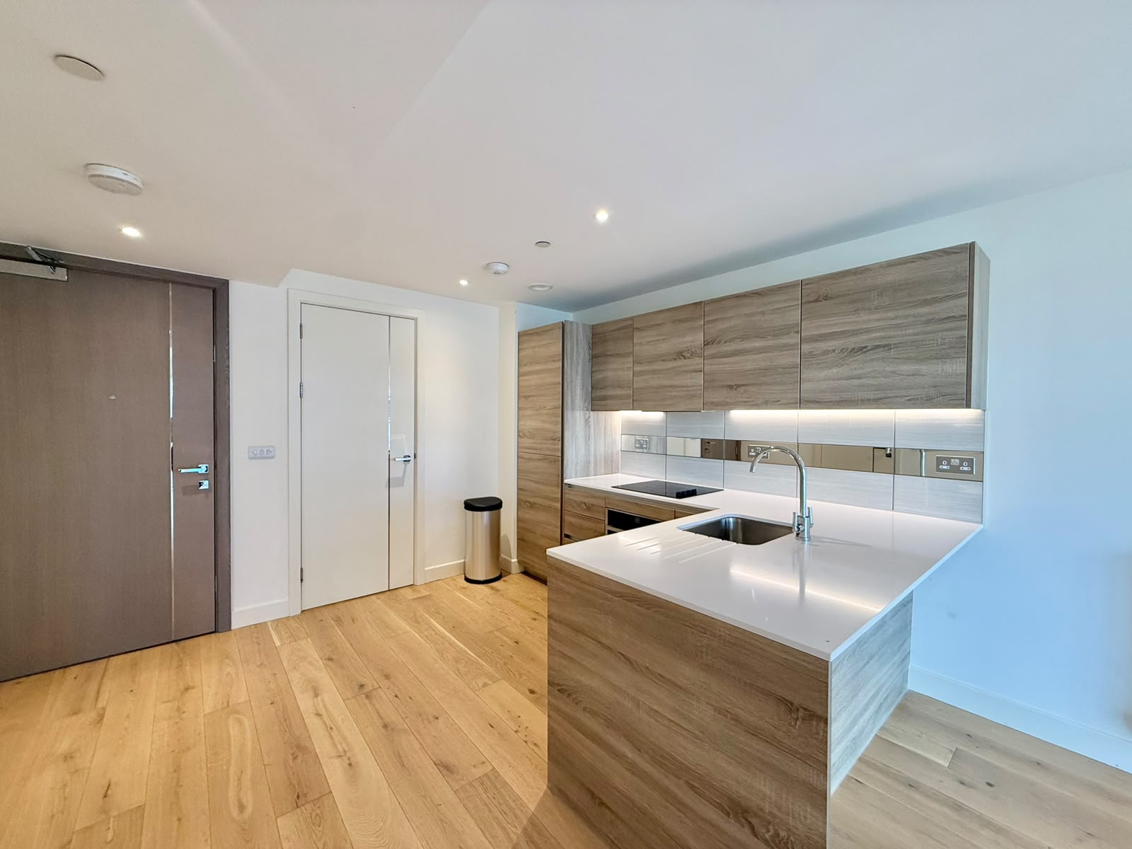 Flat Duke of Wellington Avenue in Greater London