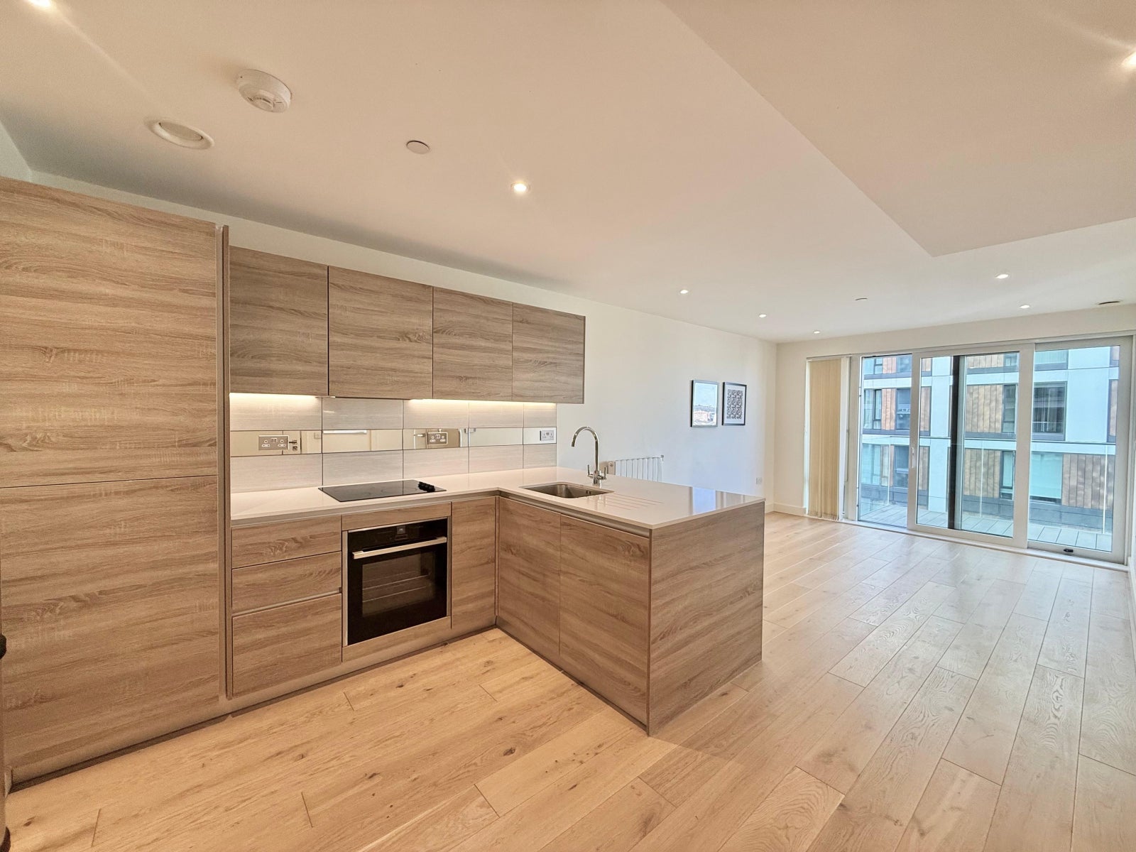 Flat Duke of Wellington Avenue in Greater London