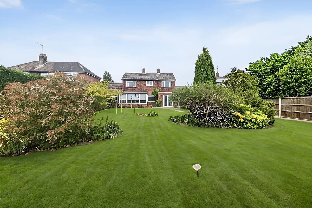 House Heath Road in Broadland