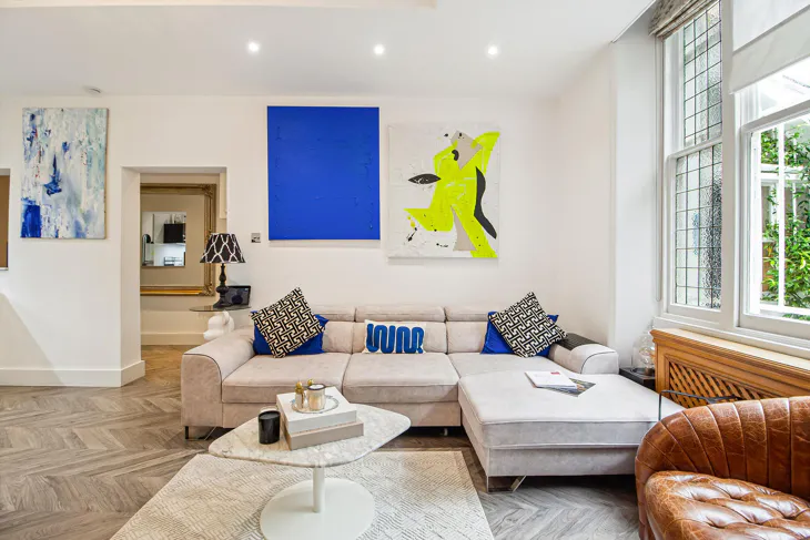 Flat Cornwall Gardens in Greater London