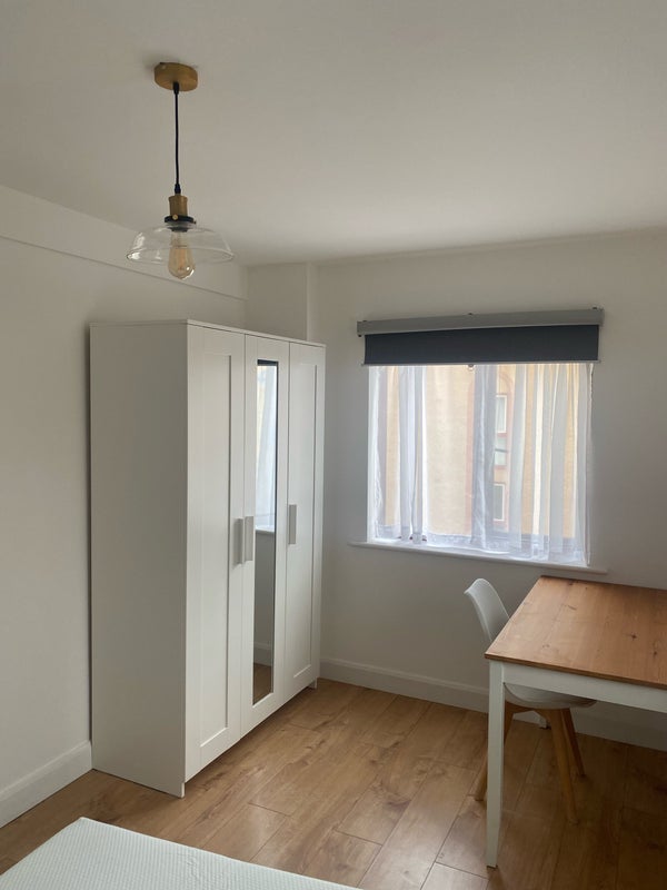 Room Kennet Street in Greater London