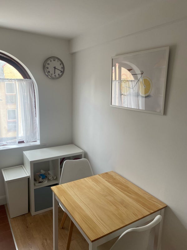 Room Kennet Street in Greater London