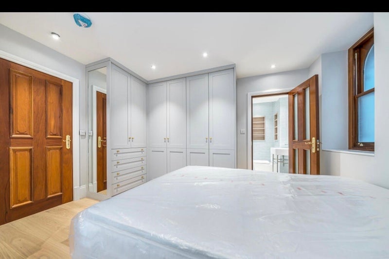 Room Ridgmount Road in Greater London