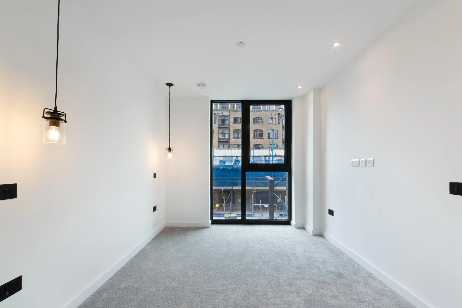 Flat Pennington Quay Walk in Greater London