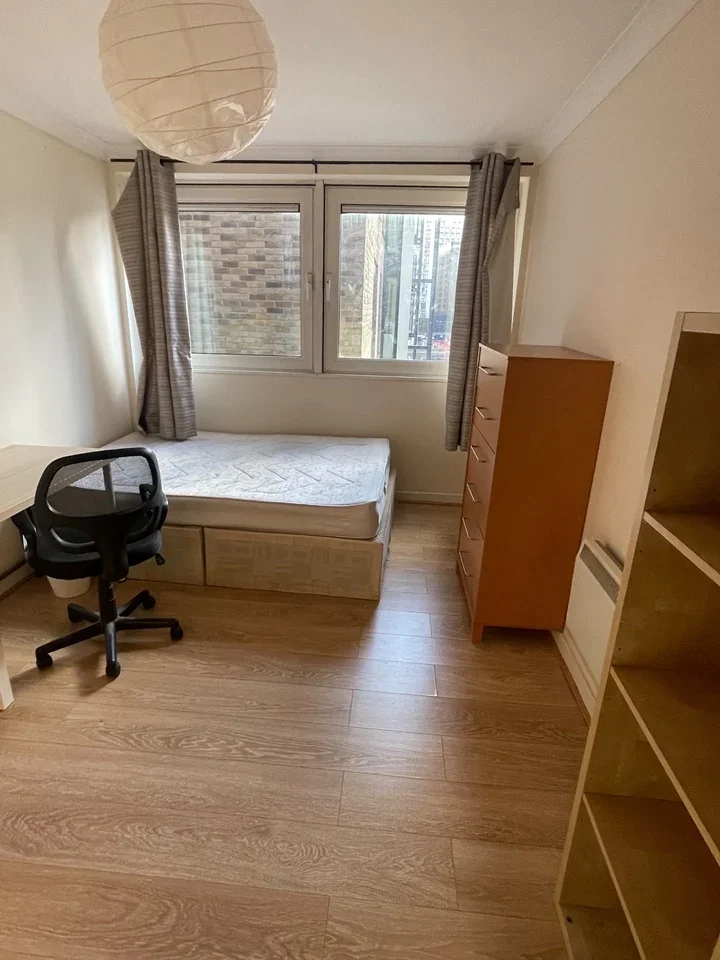 Room Boardwalk Place in Greater London