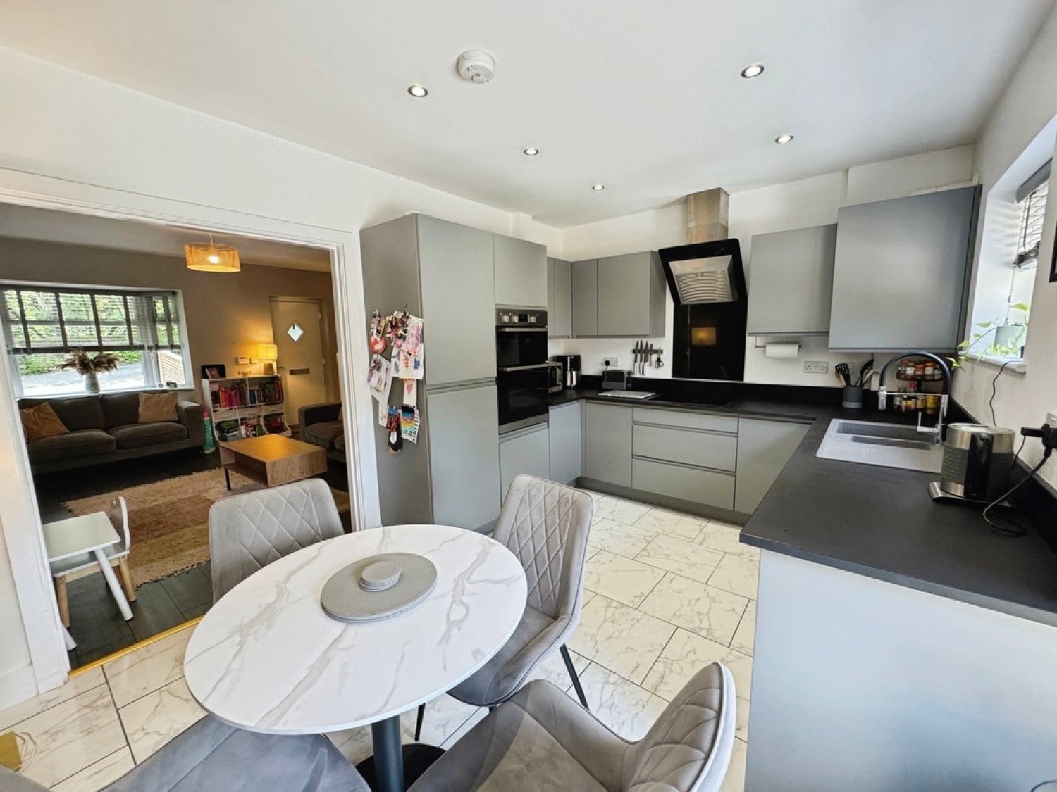 House Belfield Lane in Milnrow