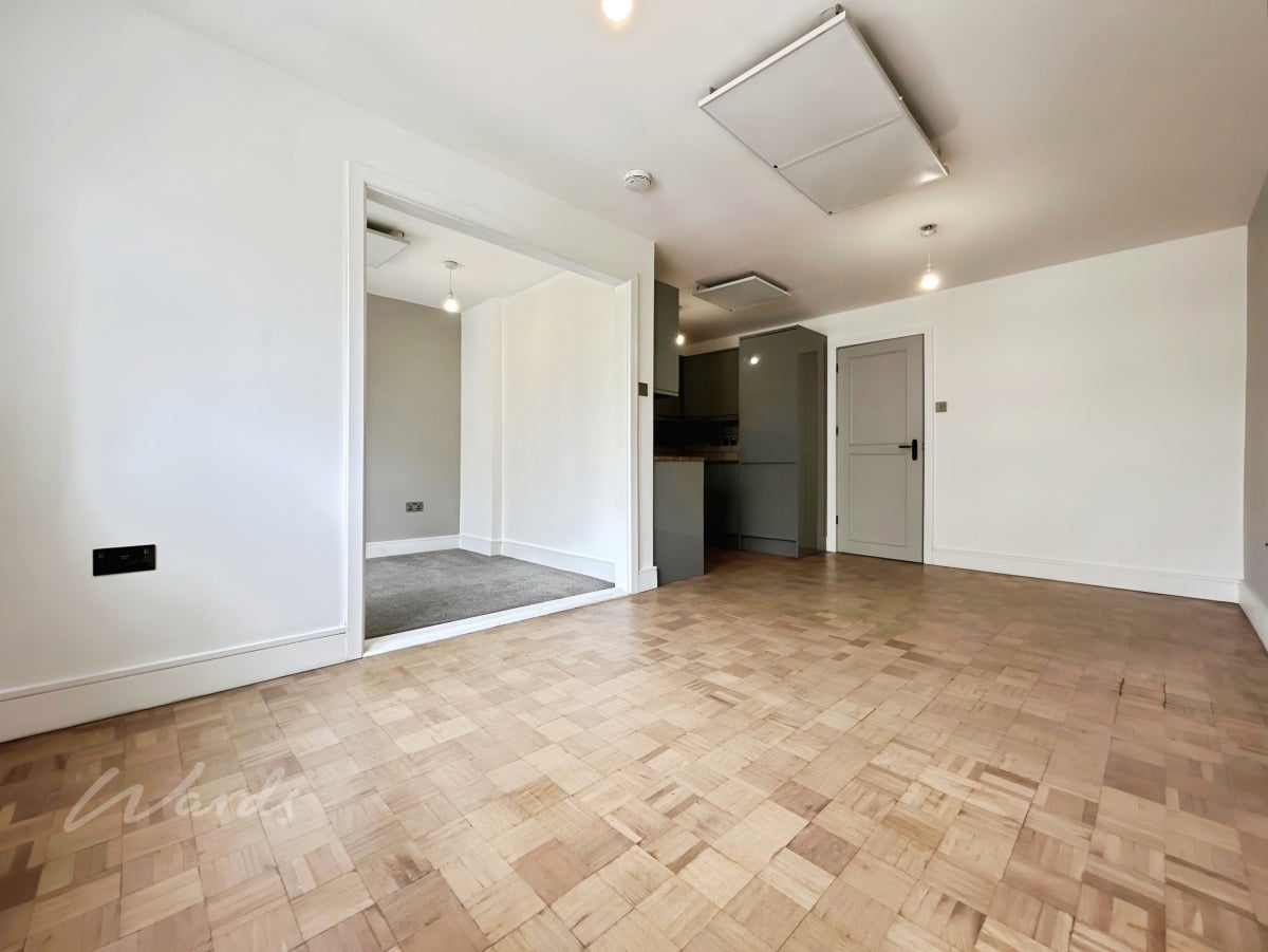 Flat Ferndale Close in Tunbridge Wells