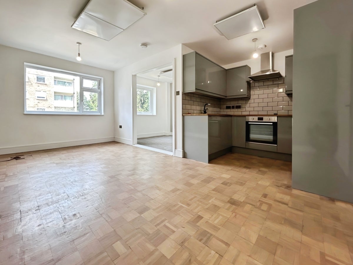 Flat Ferndale Close in Tunbridge Wells