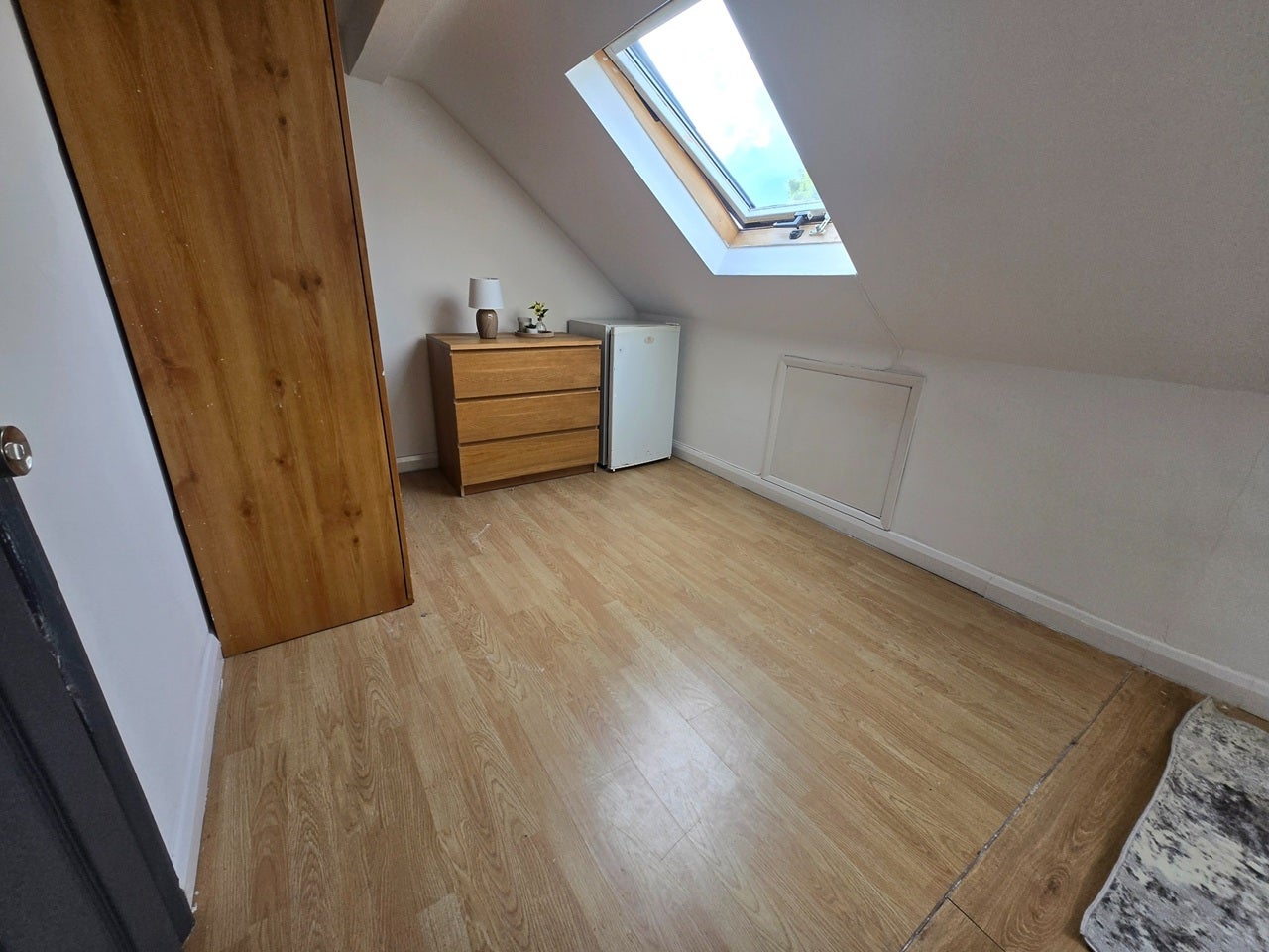 Room Cricklade Avenue in Greater London