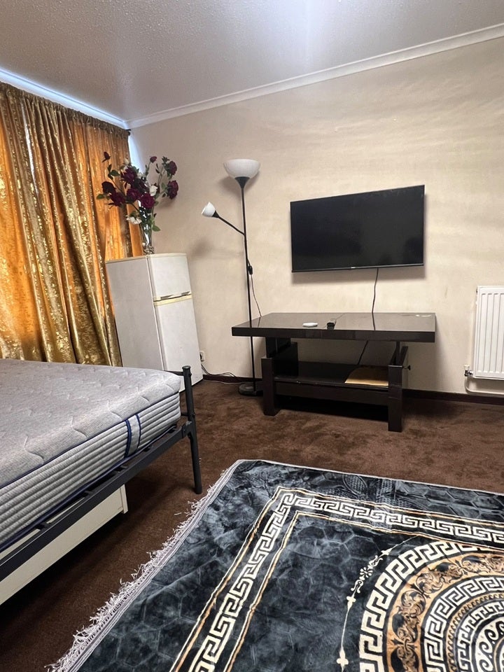 Room Radnor Close in Greater London