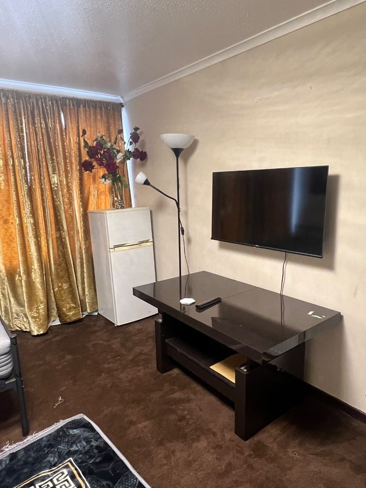Room Radnor Close in Greater London