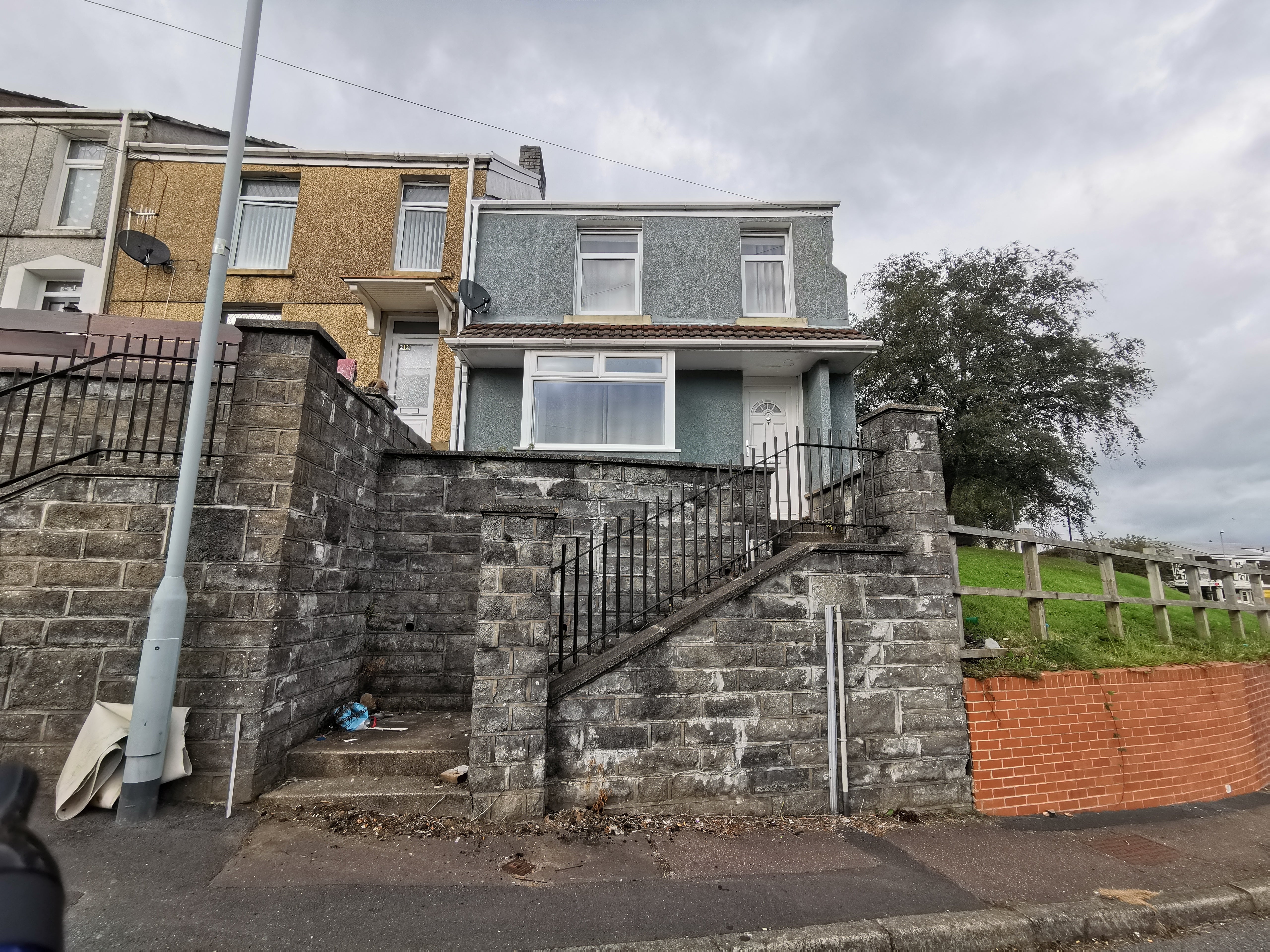 House Middle Road in Swansea