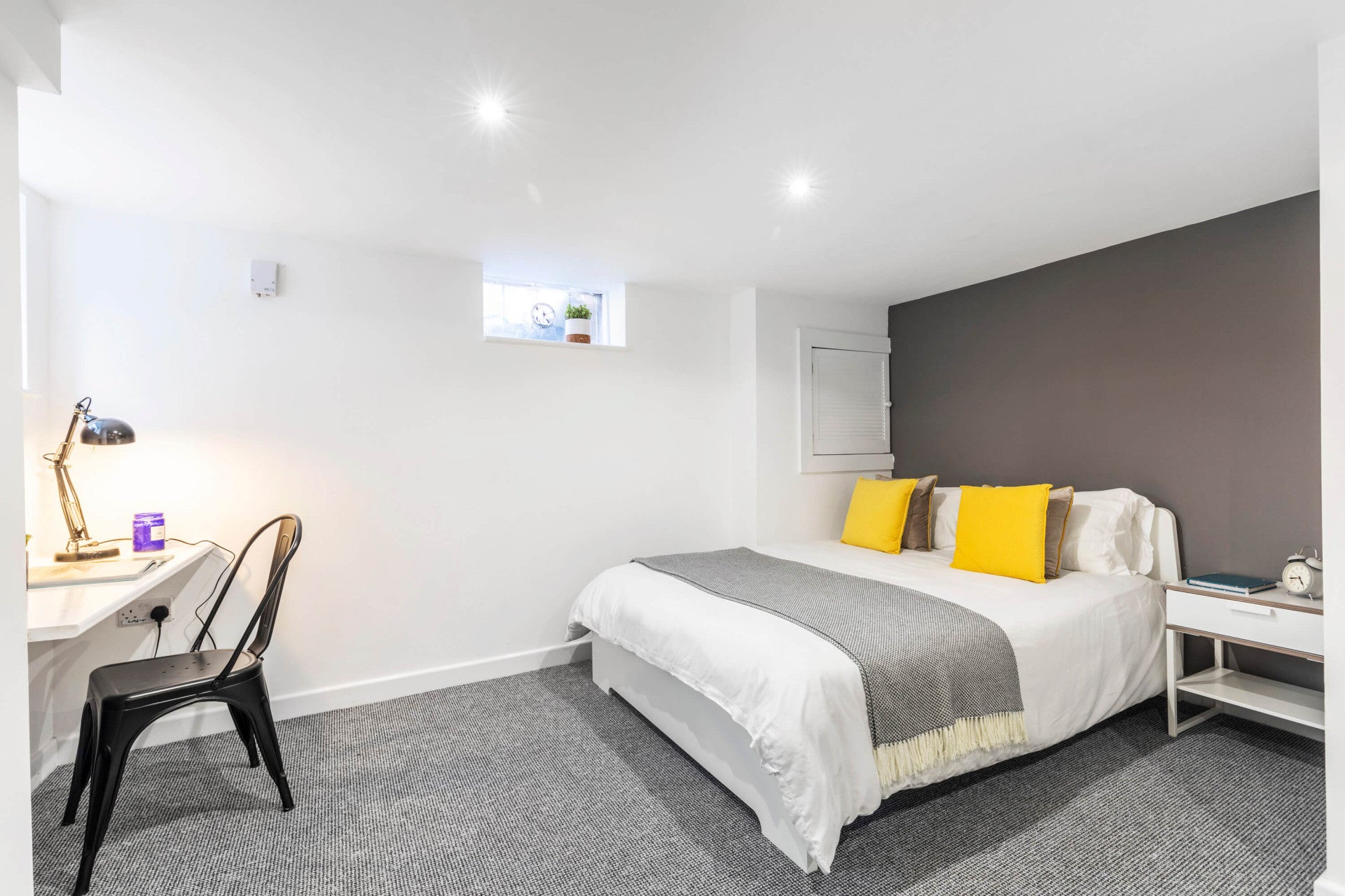 Room Harold Grove in Leeds
