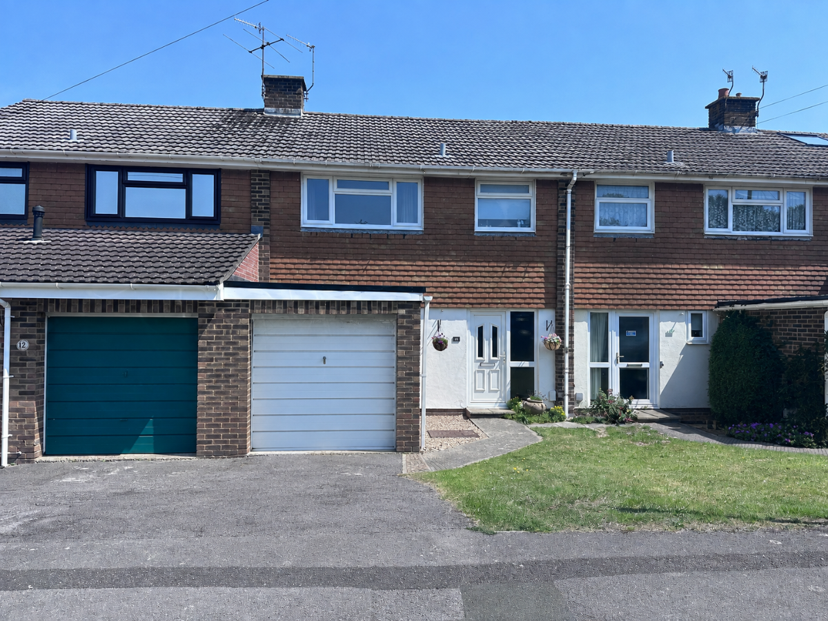 House Chichester Close in Salisbury