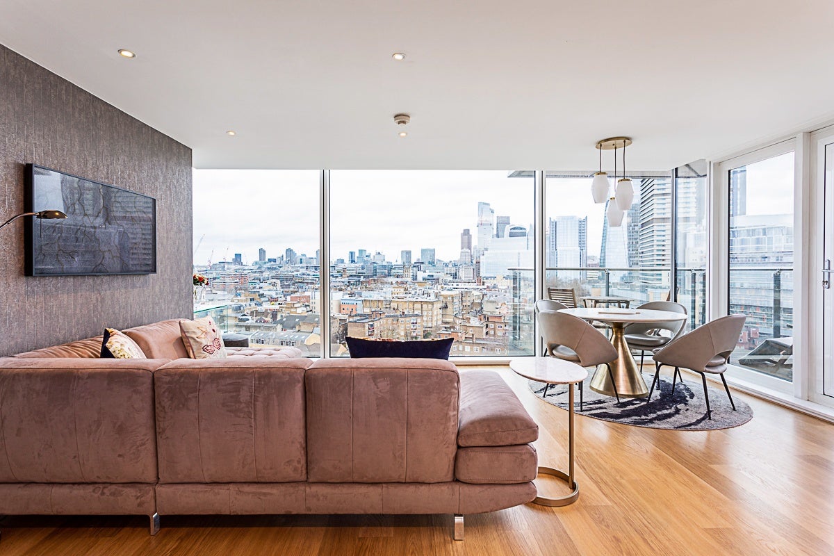 Flat Tabard Street in Greater London