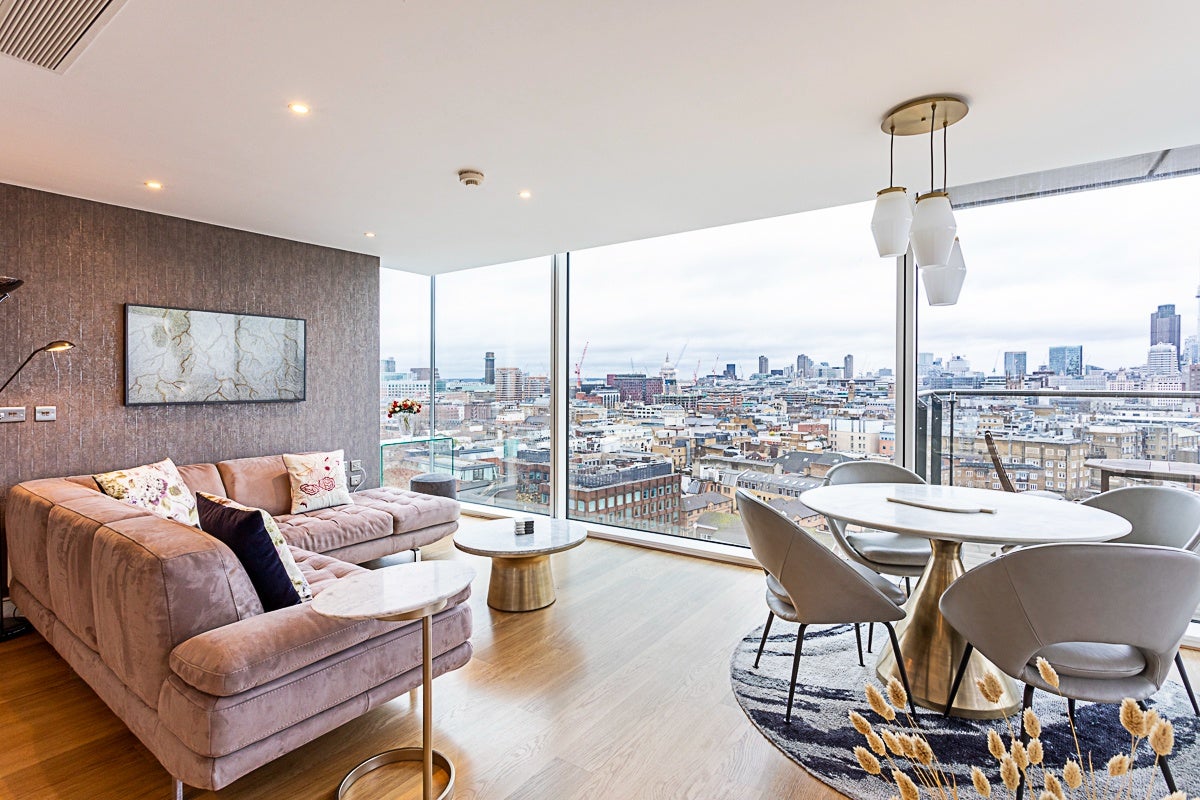 Flat Tabard Street in Greater London