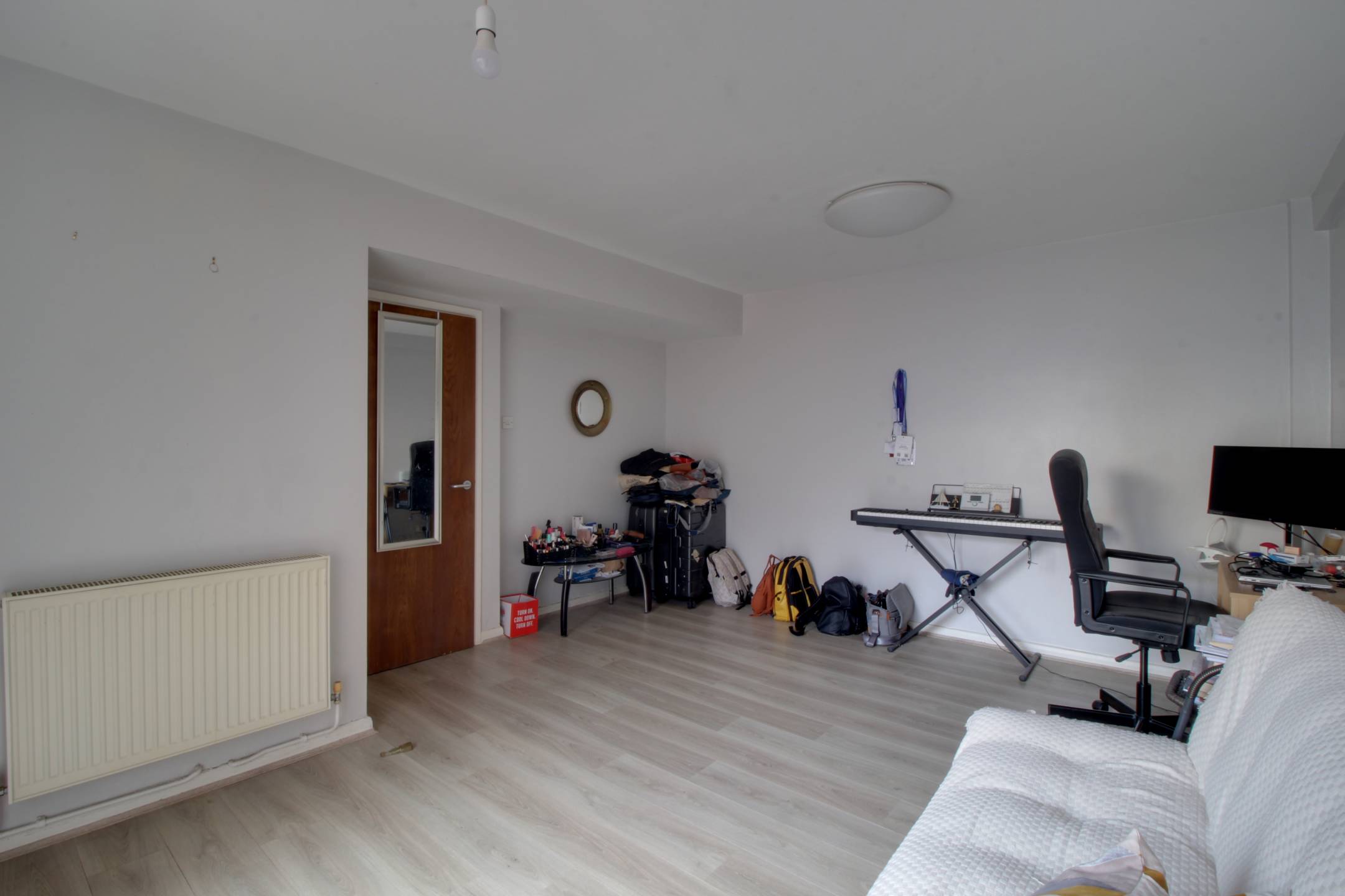Flat Mint Walk in Greater London