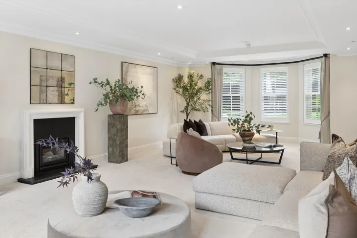 House Coombe Bank in Greater London