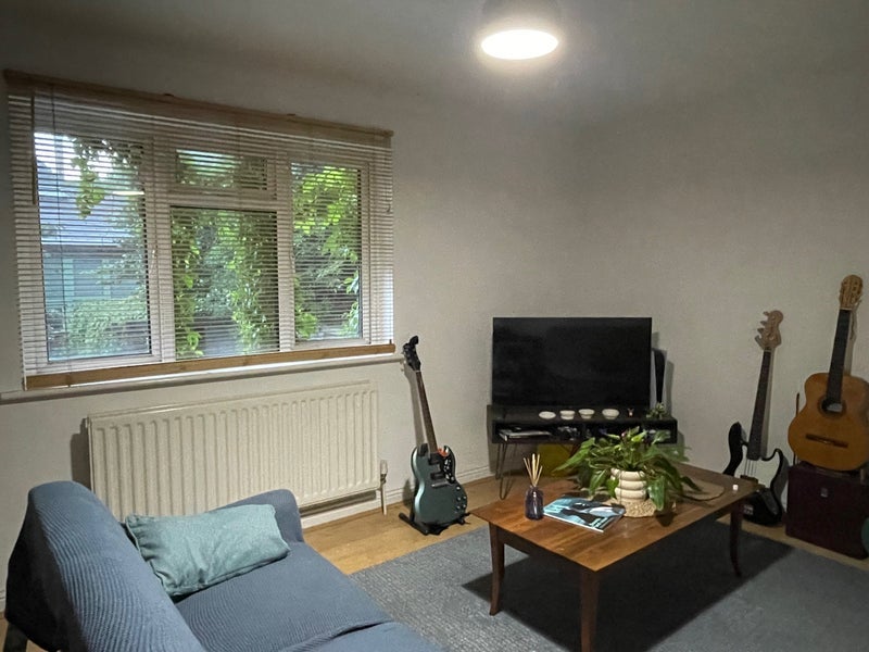 Room Leighton Road in Greater London