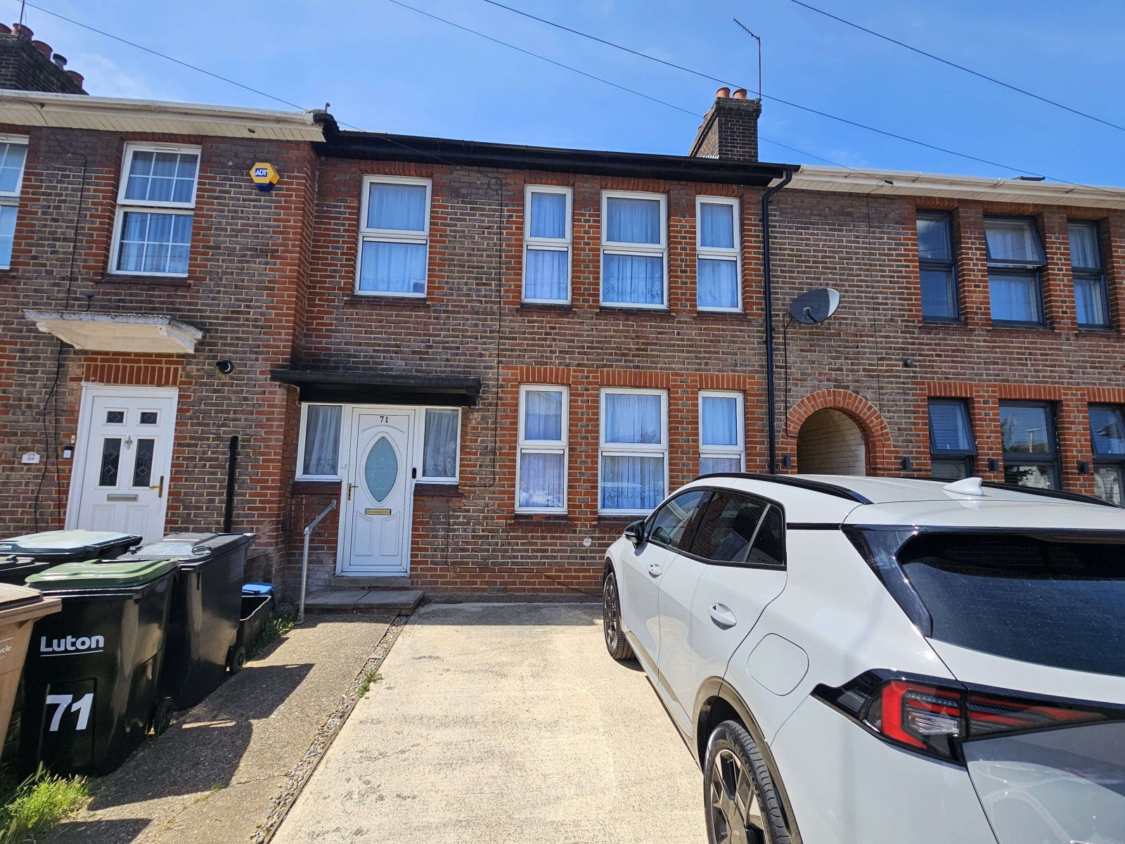 House Maidenhall Road in Luton