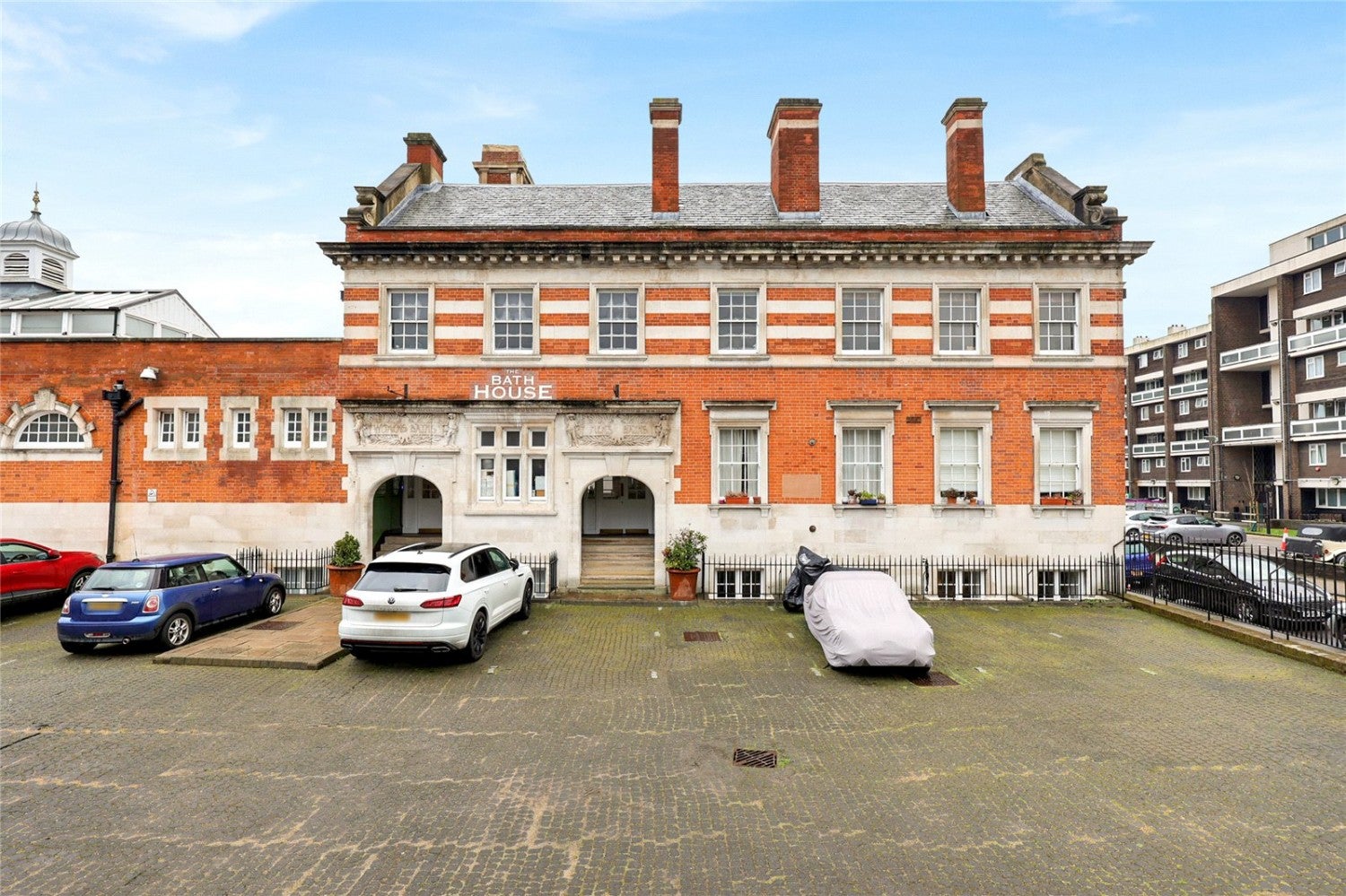 Flat Ramsey Street in Greater London