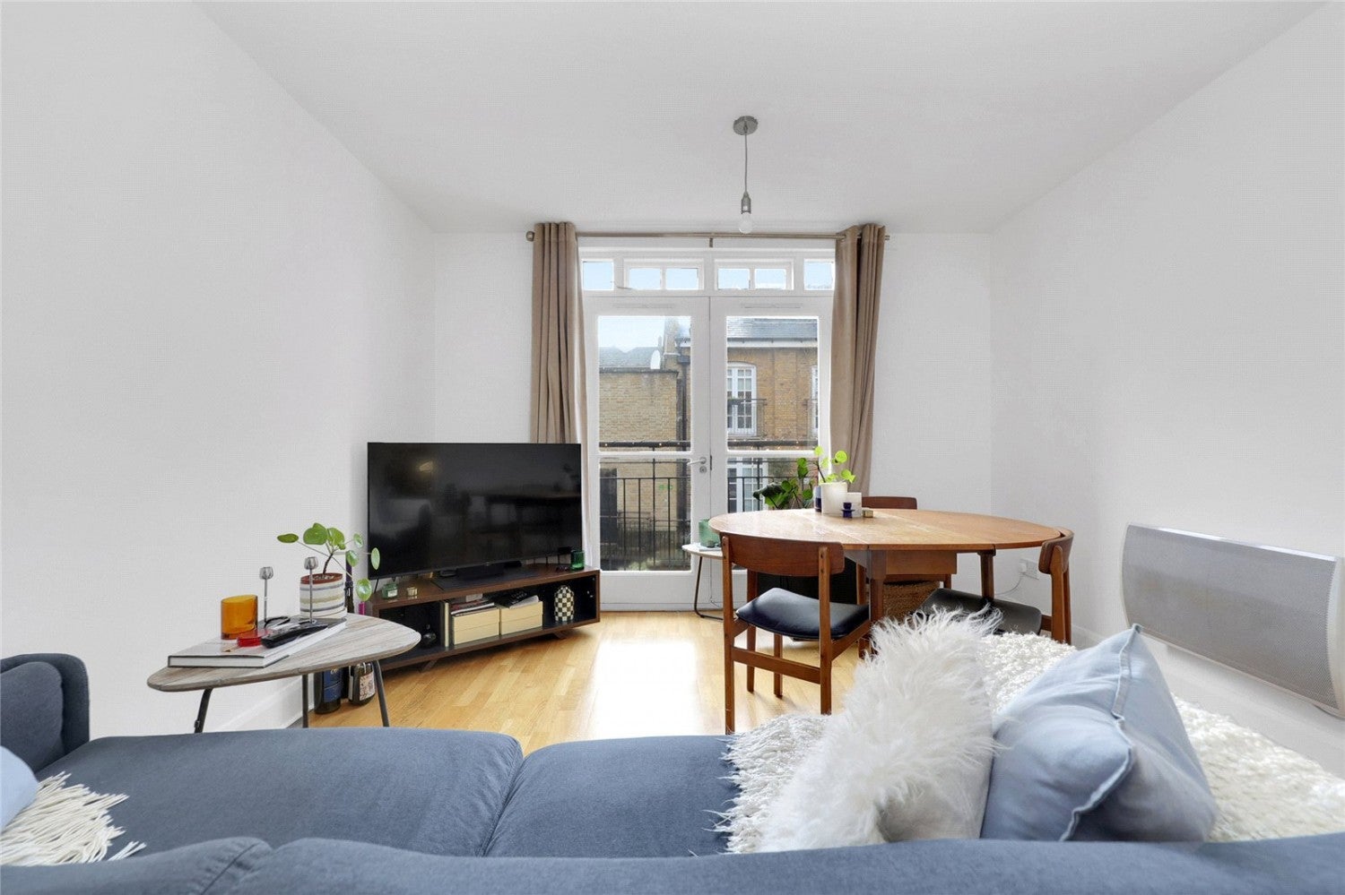 Flat Ramsey Street in Greater London