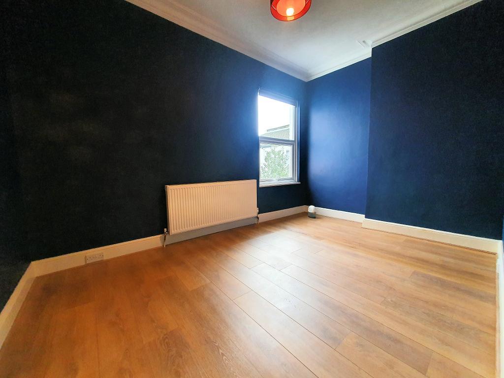 Flat Genesta Road in Southend-on-Sea