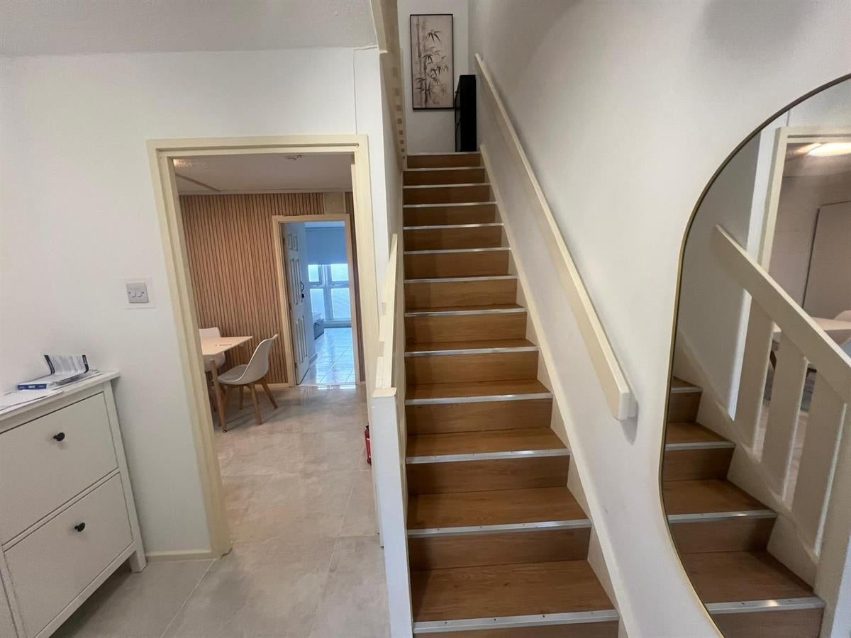 Flat Cranleigh Street in Greater London