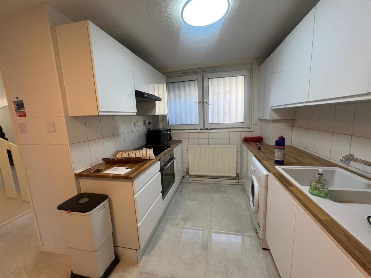 Flat Cranleigh Street in Greater London