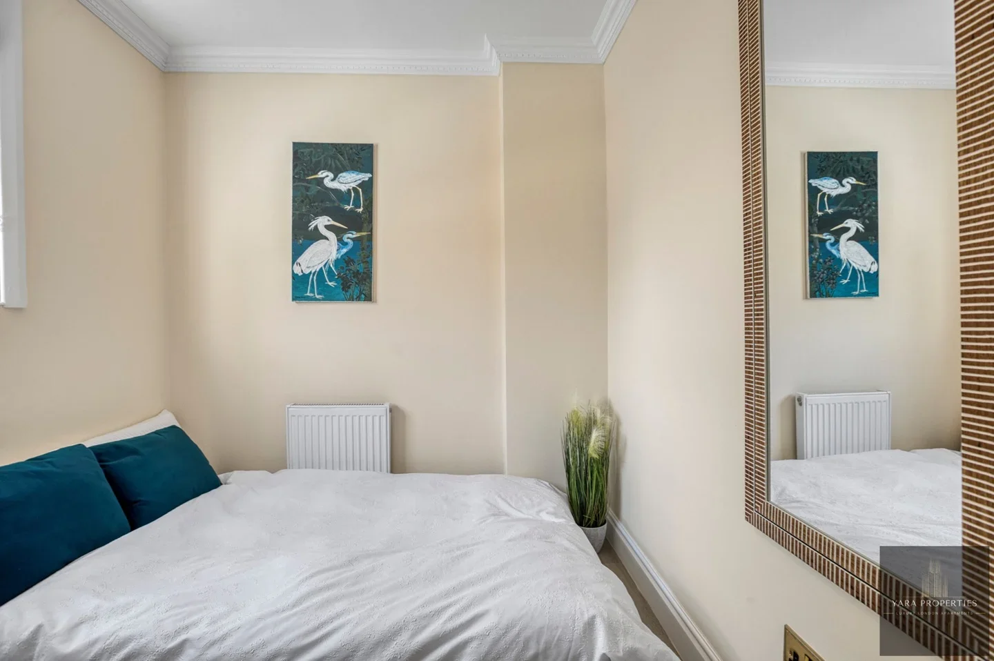 Flat Chesterton Road in Greater London