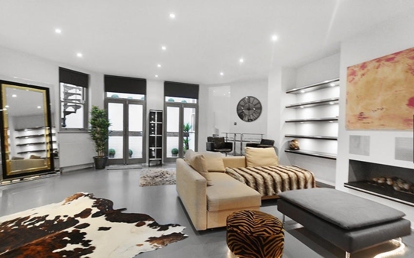 Flat Bramham Gardens in Greater London