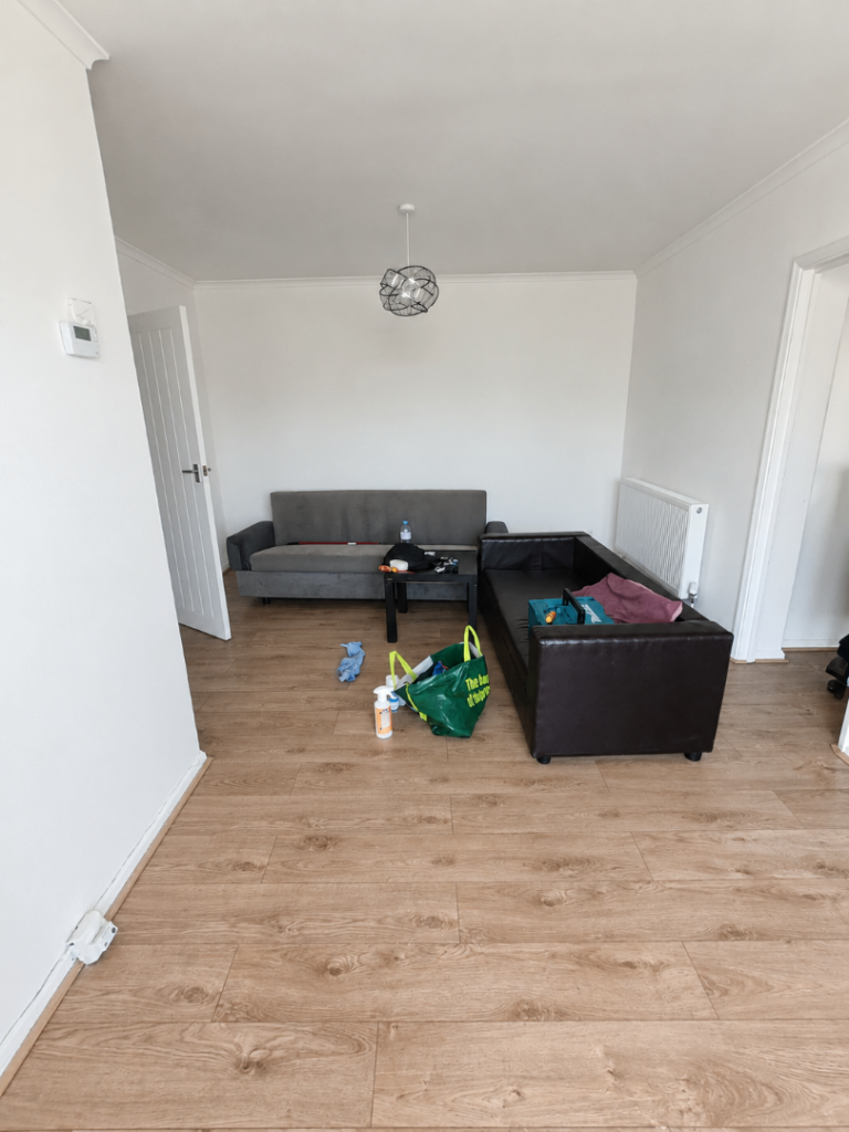 Flat Longbridge Road in Greater London