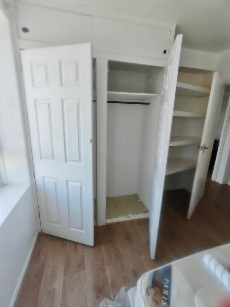 Flat Longbridge Road in Greater London