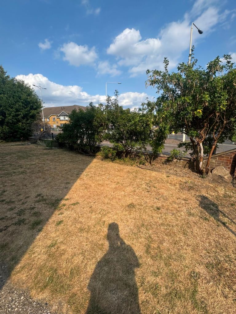 Flat Longbridge Road in Greater London