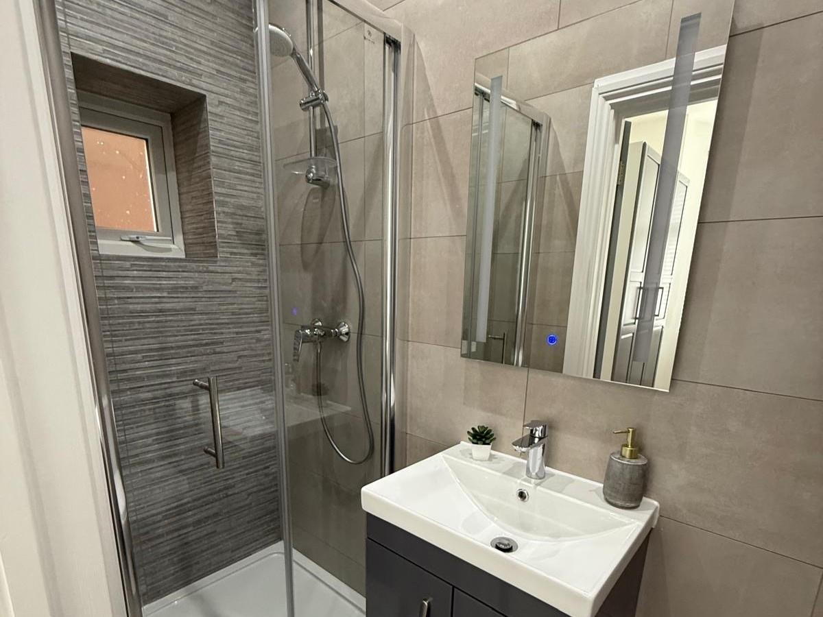 Room Surbiton Road in Greater London